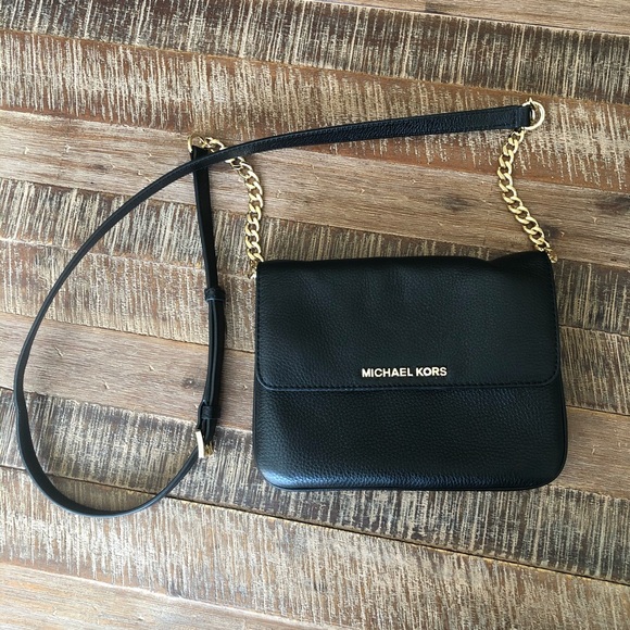 Michael Kors Handbags - Michael Kors Bedford Pebbled Leather Crossbody Bag